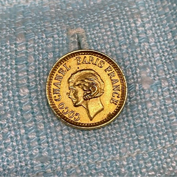 Vintage Spring 1986 CHANEL Blue Jacket 36 - Picture 9 of 11